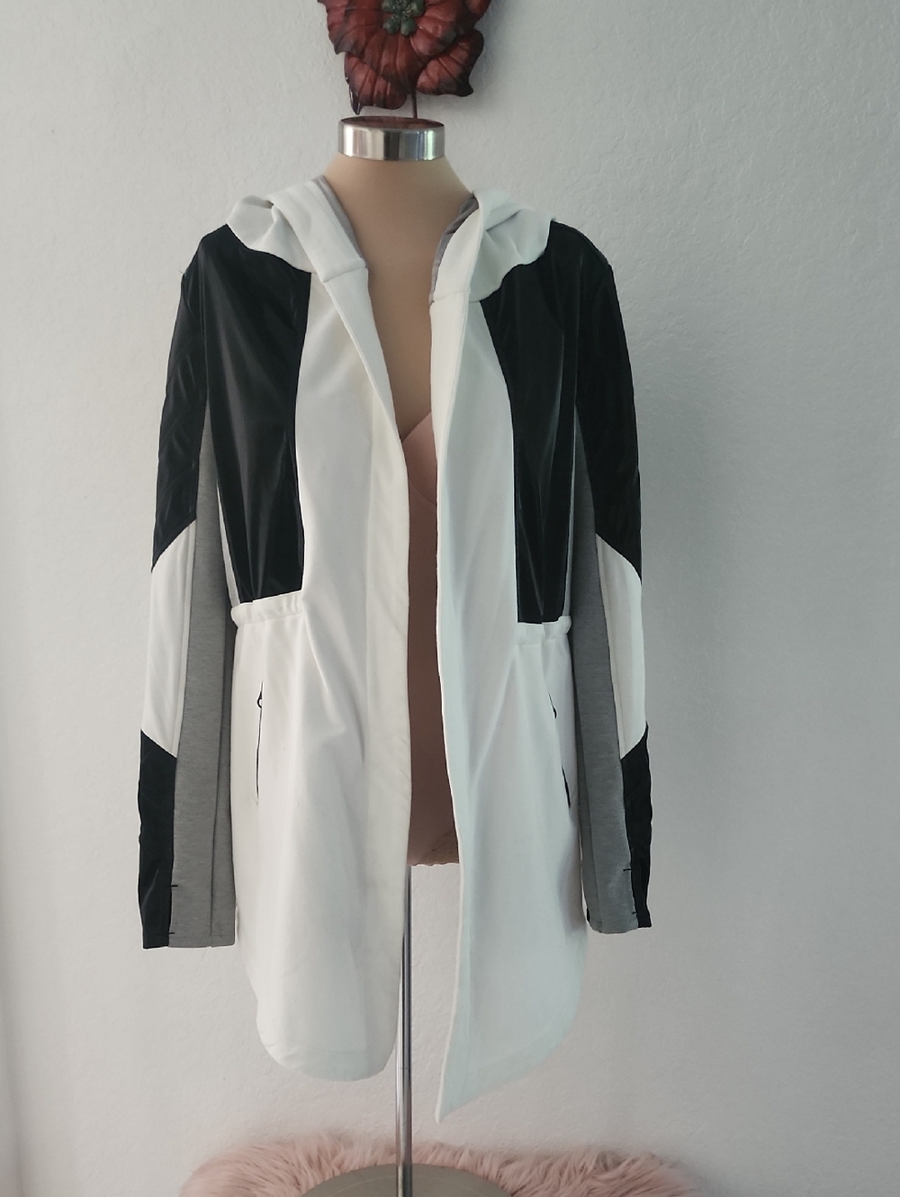 BLANC NOIR | Black And White Jacket - Picture 2 of 15